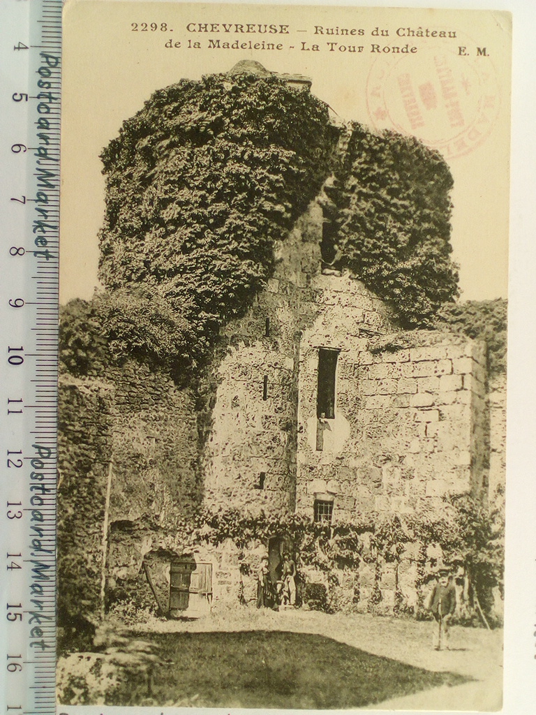 /France/FR_place_19xx_CHEVREUSE - Ruines du Chateau de la Madeleine - La Tour Ronde.jpg